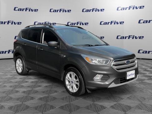 Used 2018 Ford Escape SE w/ Ford Safe & Smart Package AWD/4WD image 8