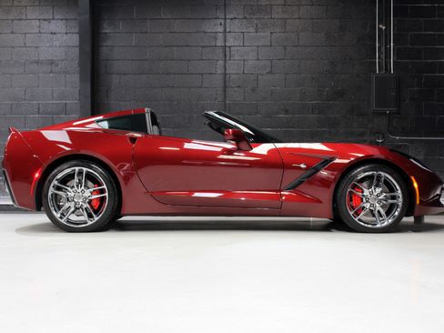 Used 2018 Chevrolet Corvette Stingray Coupe image 17