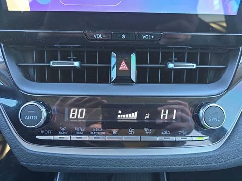 Used 2026 Toyota Corolla Cross XLE image 24