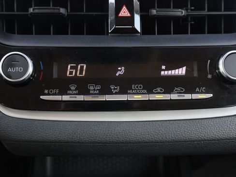 Used 2024 Toyota Corolla LE w/ LE Convenience Package FWD image 11