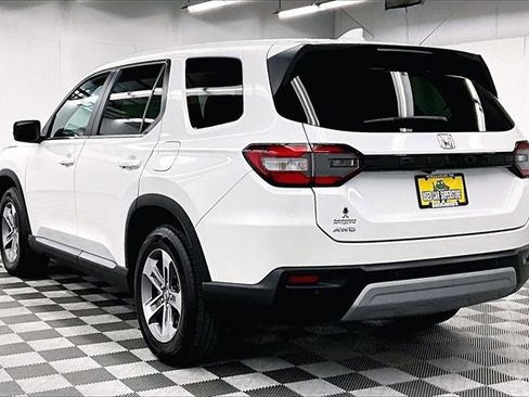 Used 2023 Honda Pilot EX-L image 2