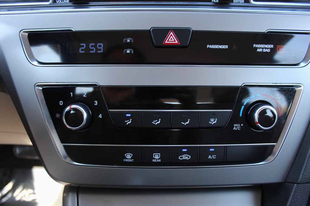 Used 2015 Hyundai Sonata SE w/ Option Group 09 FWD image 20