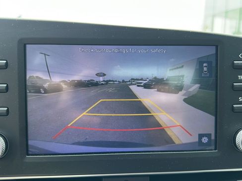 Used 2023 Hyundai Elantra SEL FWD image 19