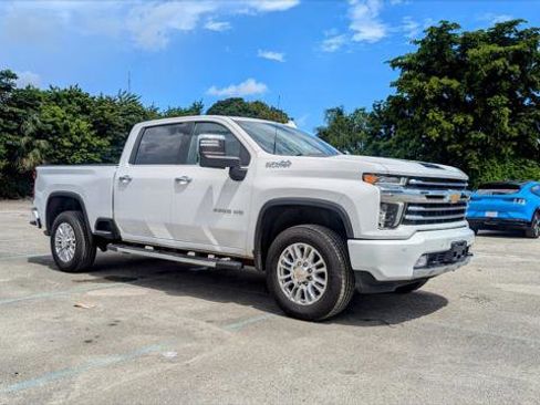 Used 2021 Chevrolet Silverado 2500 High Country w/ Technology Package image 11
