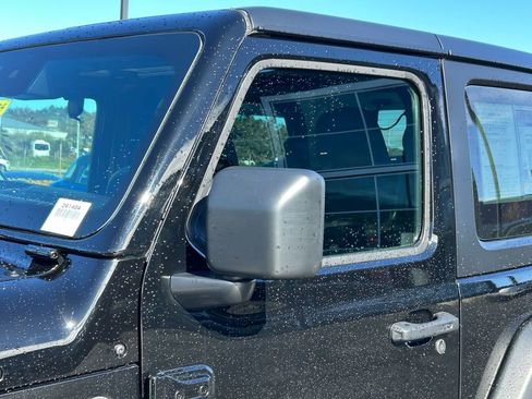 Used 2023 Jeep Wrangler Sport S image 10