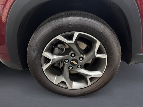 Used 2025 Chevrolet Trax LT image 14