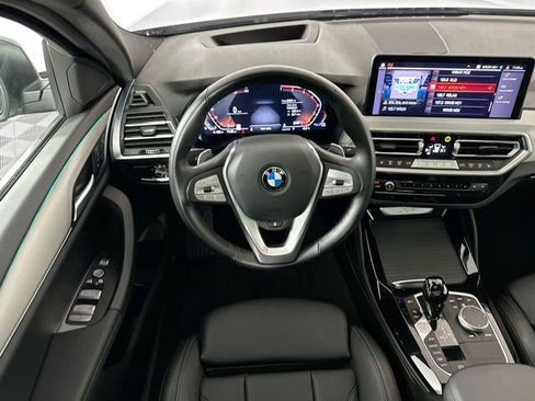 Used 2025 BMW X4 xDrive30i w/ Premium Package image 11