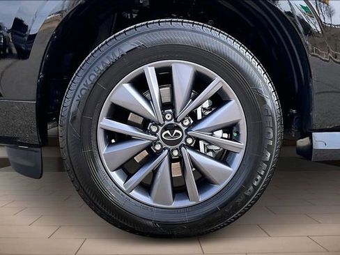 Certified 2025 INFINITI QX80 Pure image 9