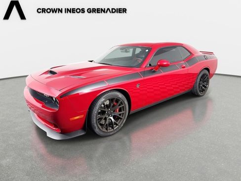 Used 2015 Dodge Challenger SRT Hellcat image 1