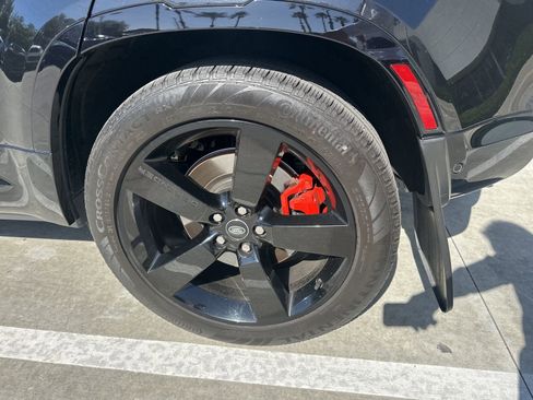 Used 2024 Land Rover Defender 110 X image 9