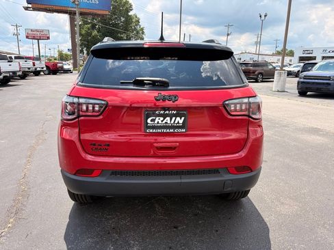 Used 2023 Jeep Compass Latitude AWD/4WD image 6