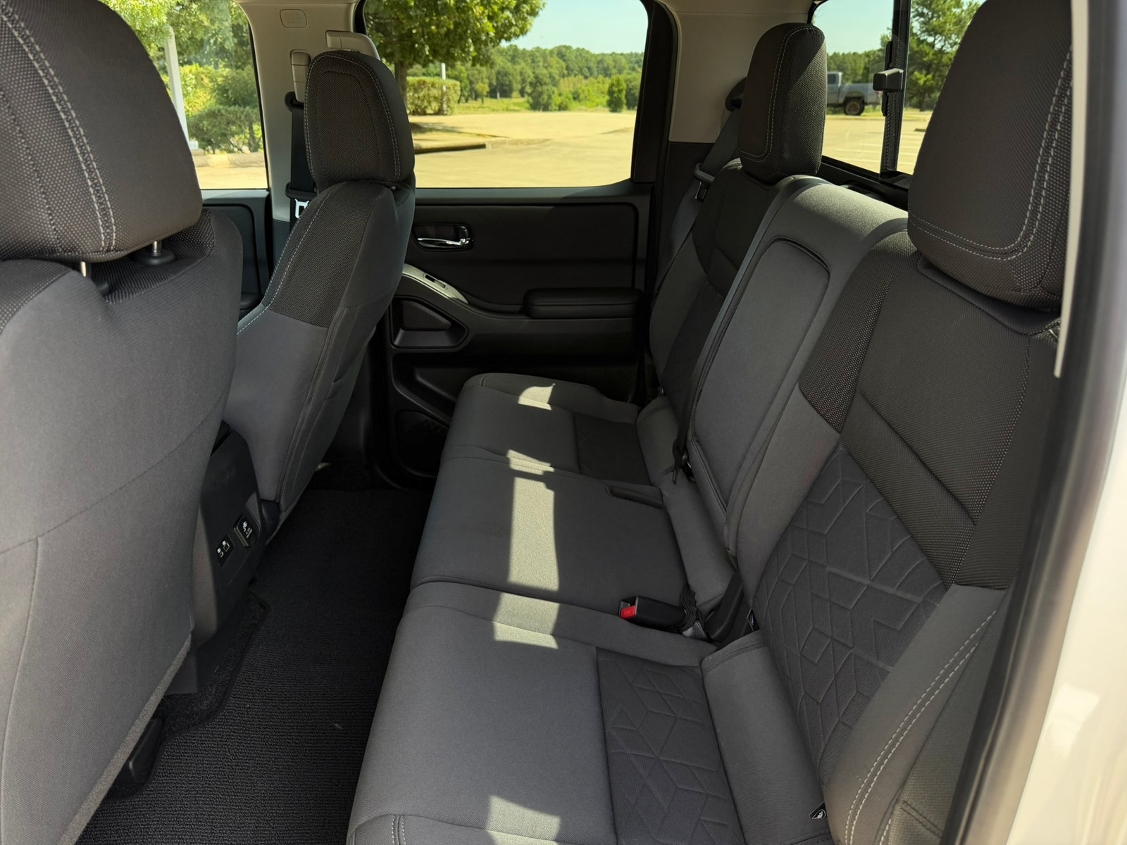 Used 2025 Nissan Frontier SV w/ SV Convenience Package RWD image 27