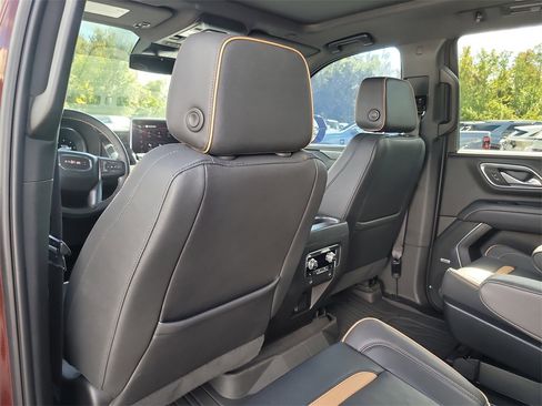 Used 2023 GMC Yukon AT4 w/ Technology Package image 11