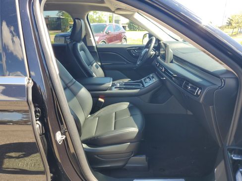 Certified 2024 Lincoln Aviator AWD w/ Premium Package image 9