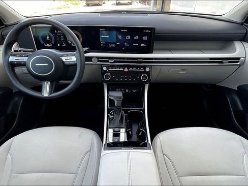 Used 2025 Hyundai Tucson SEL FWD image 14