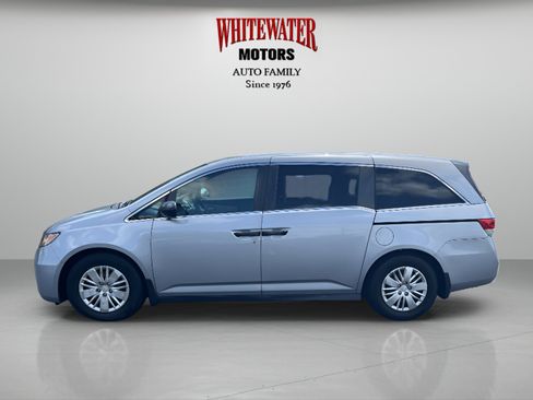 Used 2016 Honda Odyssey LX image 2