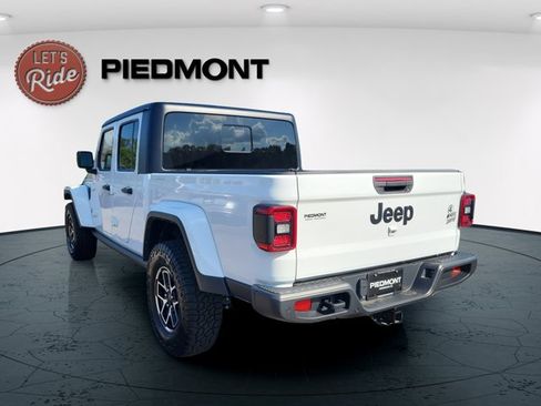 Certified 2024 Jeep Gladiator Sport image 9