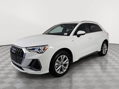 Used 2023 Audi Q3 2.0T Premium AWD/4WD image 4