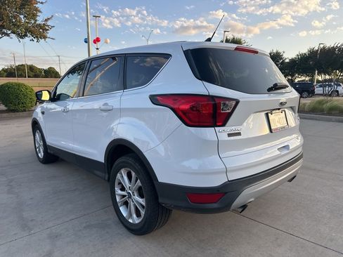 Used 2019 Ford Escape SE FWD image 5