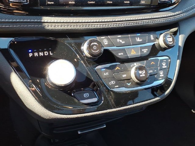 New 2026 Chrysler Pacifica Select AWD/4WD image 20