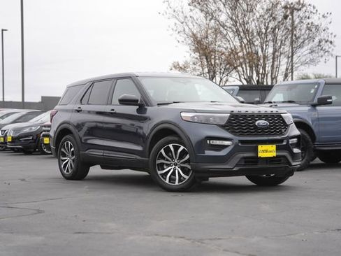 Used 2022 Ford Explorer ST image 2