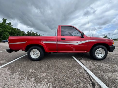 Used 1994 Toyota Pickup 2WD Regular Cab image 6