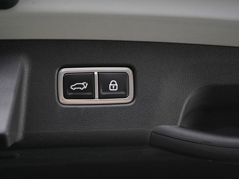 Used 2023 Kia Sorento SX Prestige image 11