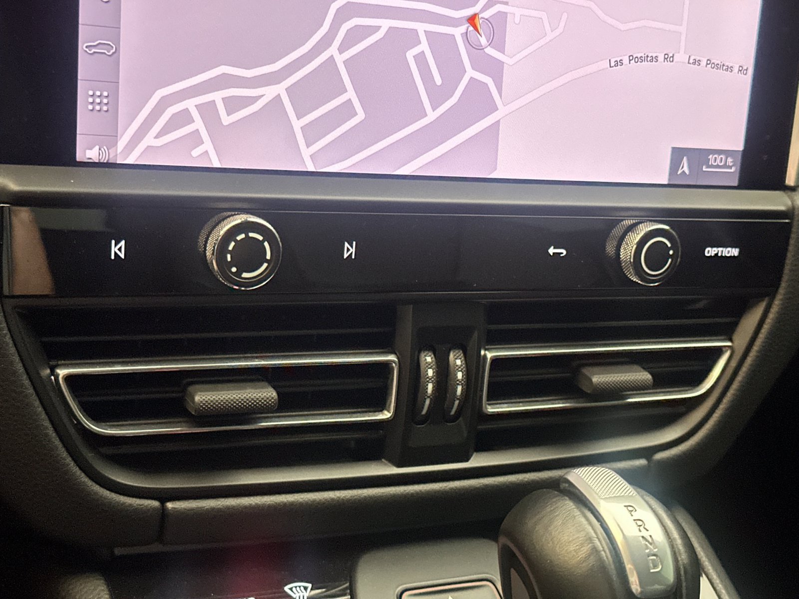 Certified 2023 Porsche Macan AWD/4WD image 20