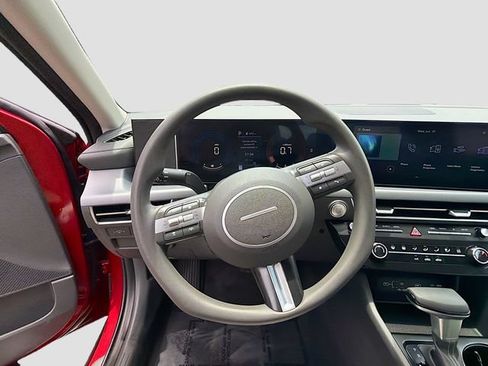 Certified 2025 Hyundai Sonata SE FWD image 11