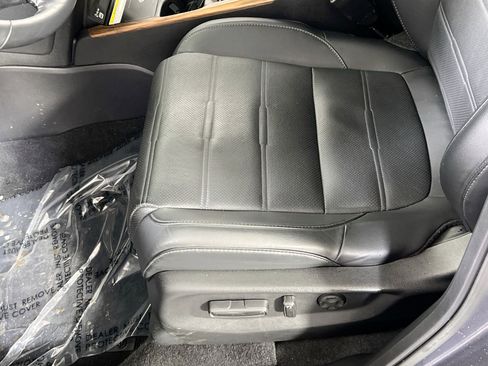 Used 2022 Honda CR-V Touring image 19