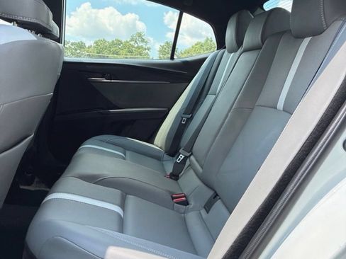Used 2025 Toyota Camry SE FWD image 13