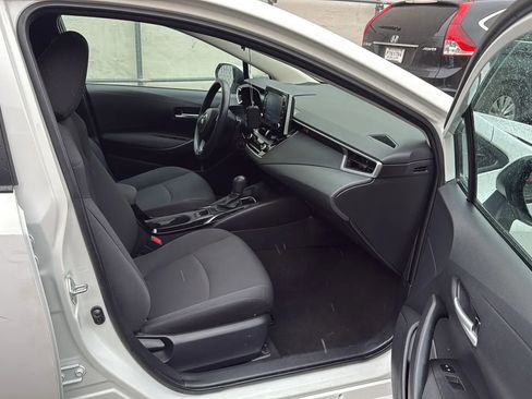 Used 2021 Toyota Corolla LE image 24