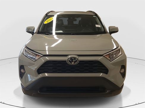Used 2021 Toyota RAV4 XLE Premium image 2