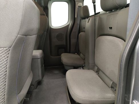 Used 2019 Nissan Frontier SV image 18