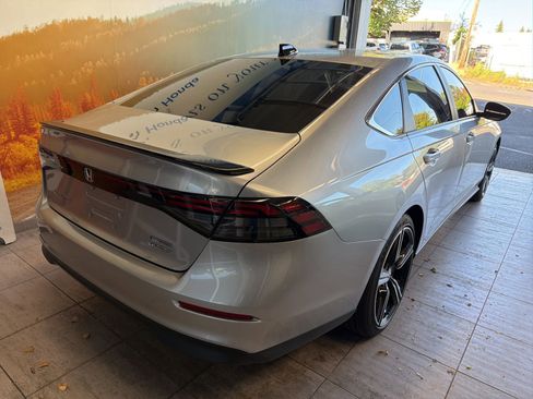 Used 2025 Honda Accord Sport image 4