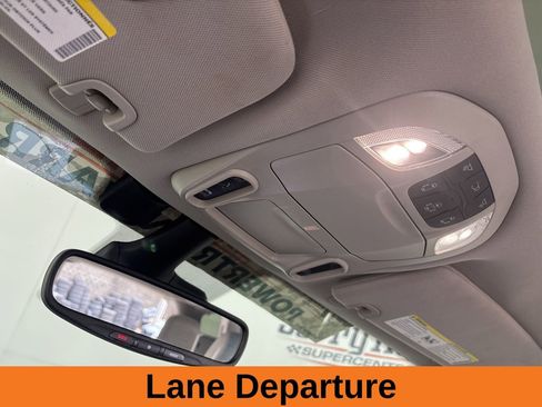 Used 2021 Chrysler Pacifica Limited w/ Uconnect Theater Family Group image 21