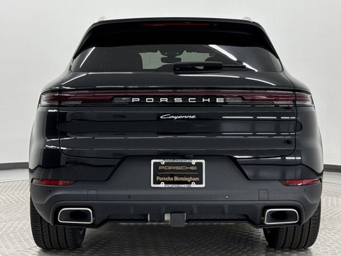 Used 2025 Porsche Cayenne image 10