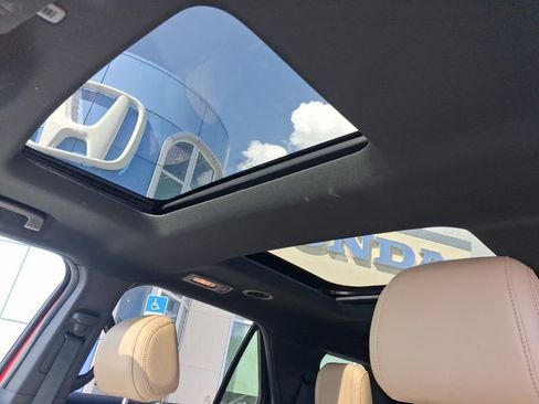 Used 2016 Ford Explorer XLT w/ Equipment Group 202A image 18