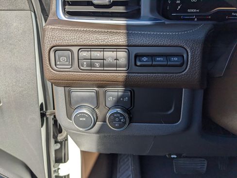 Used 2022 GMC Yukon XL Denali image 35