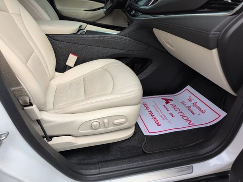 Used 2022 Buick Enclave Essence w/ Experience Buick Package image 8