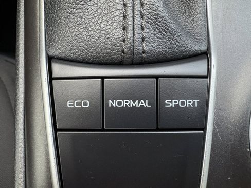 Used 2024 Toyota Camry LE FWD image 24