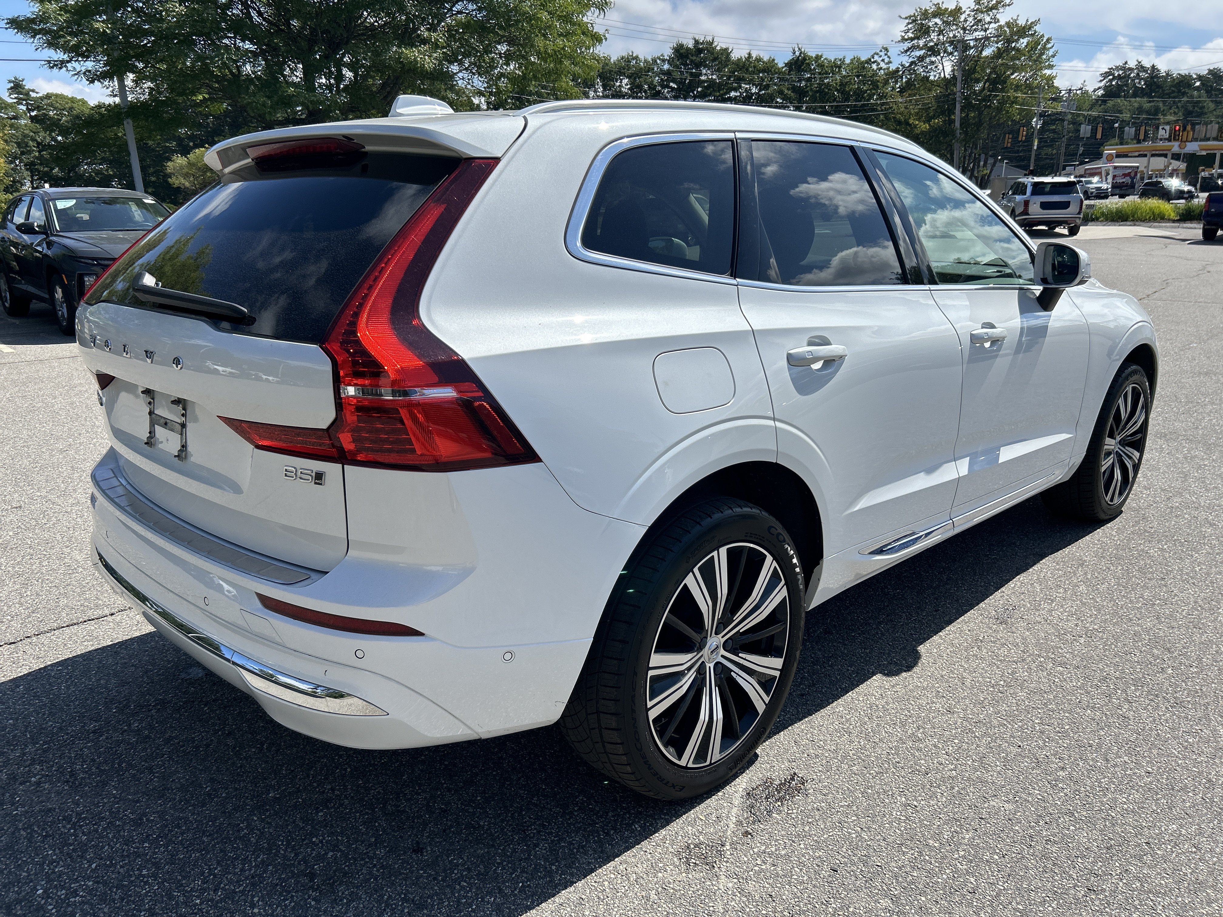 Used 2023 Volvo XC60 B5 Plus w/ Climate Package AWD/4WD image 5