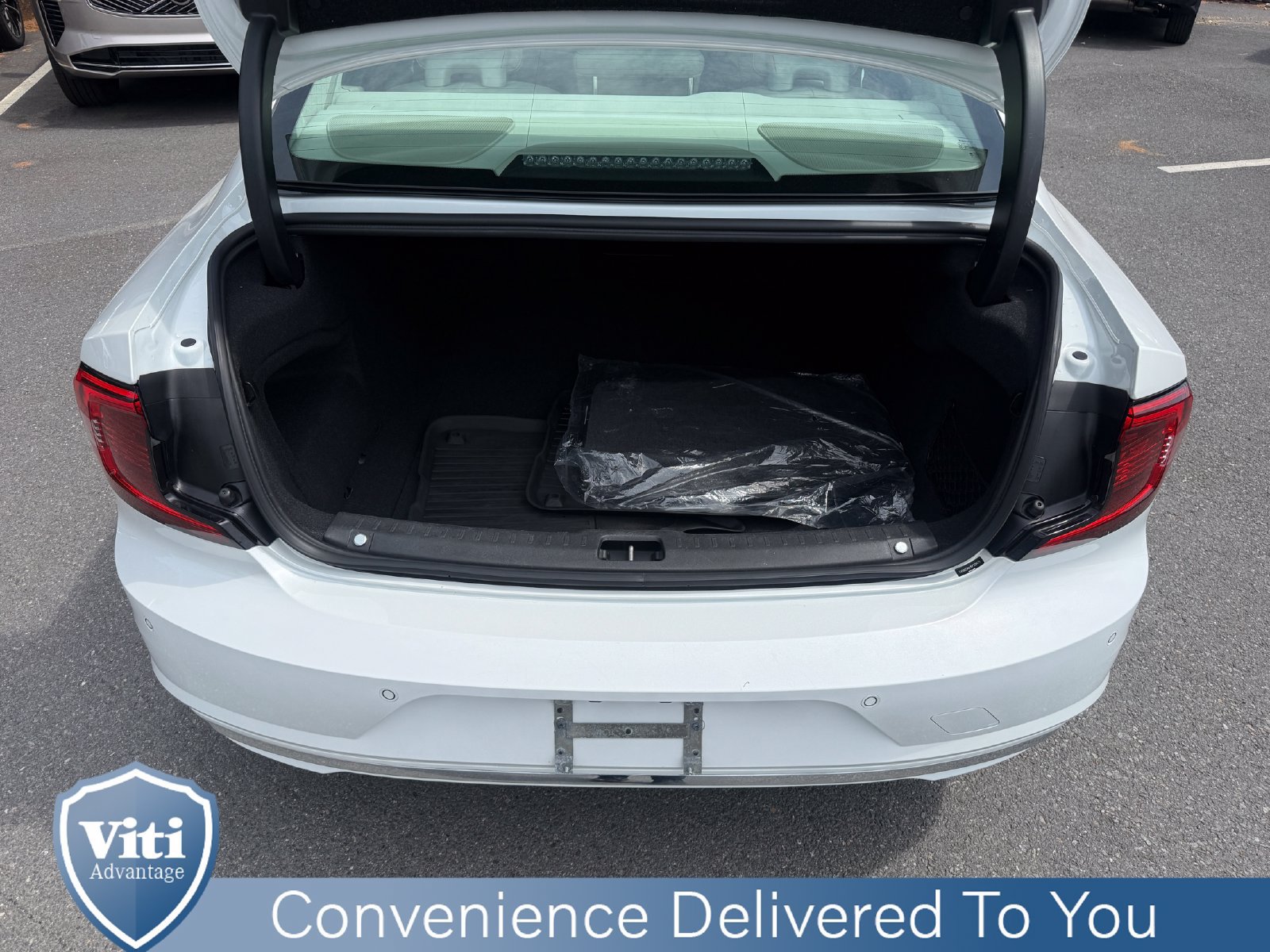 Certified 2023 Volvo S90 B6 Ultimate w/ Protection Package Premier AWD/4WD image 24