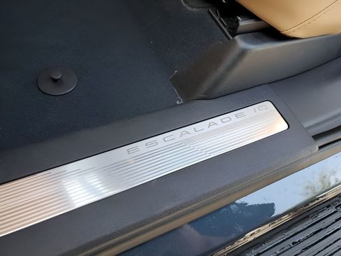 New 2026 Cadillac Escalade IQL Sport 2 image 34