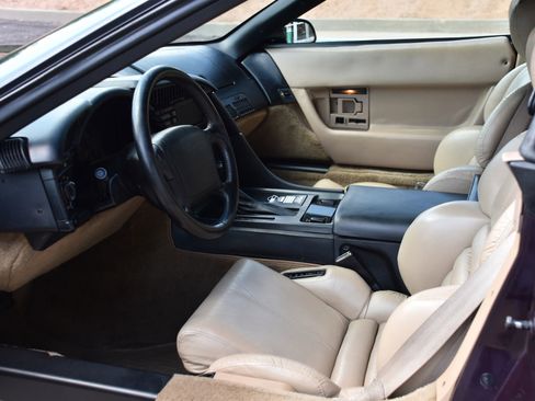 Used 1993 Chevrolet Corvette Convertible image 11