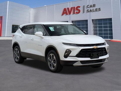 Used 2025 Chevrolet Blazer LT AWD/4WD image 3