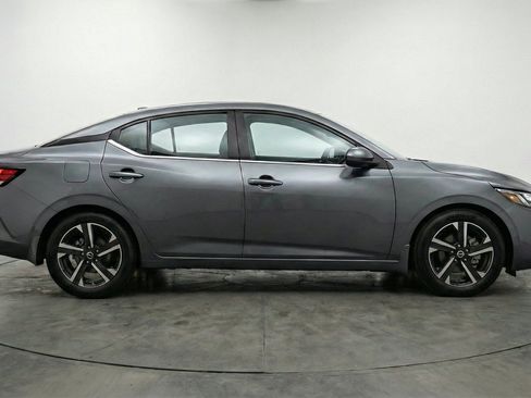 Used 2025 Nissan Sentra SV FWD image 11