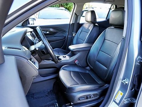 Used 2024 GMC Terrain SLT AWD/4WD image 15