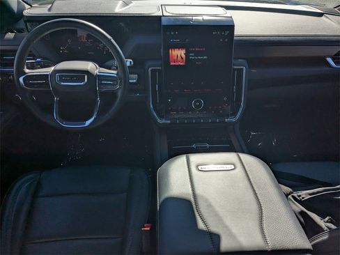 Used 2025 GMC Yukon Denali image 12