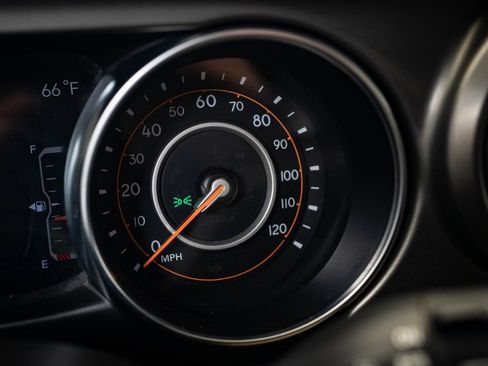 Used 2022 Jeep Wrangler Sport S image 31